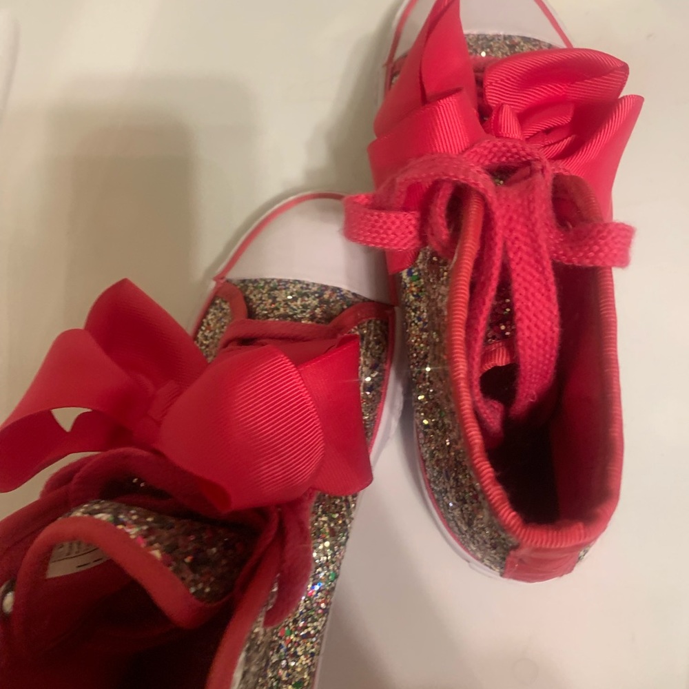 BLING & BOWS - Picture 2 of 5